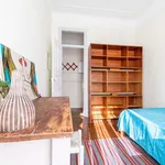 Rent a room of 60 m² in lisbon