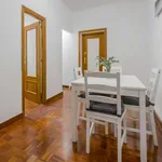 Rent a room of 100 m² in madrid