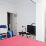 Rent a room of 110 m² in lisbon