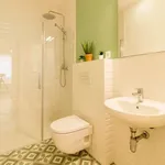 Rent 3 bedroom apartment in barcelona