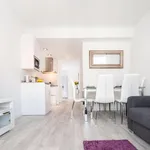 Rent 1 bedroom apartment of 80 m² in Granada