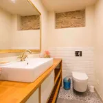 Rent 3 bedroom apartment in barcelona