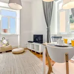 Rent 2 bedroom apartment of 700 m² in Lisbon