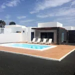 CASA ADOSADA EN LANZAROTE