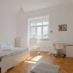 Rent 6 bedroom apartment in lisbon