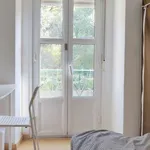 Rent a room of 200 m² in lisbon