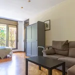 Rent 4 bedroom apartment in Barcelona