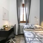 Rent a room of 103 m² in Milan