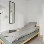 Appartement de 646 m² avec 2 chambre(s) en location à Paris