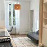 Rent 2 bedroom apartment of 38 m² in Versailles