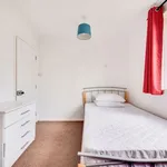 Rent 4 bedroom apartment in South East England