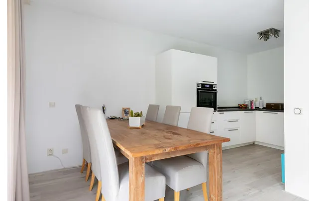 Huur 2 slaapkamer appartement van 93 m² in Rotterdam