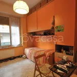 Rent 5 bedroom apartment of 95 m² in Genova