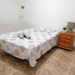 Rent 3 bedroom apartment in Barcelona