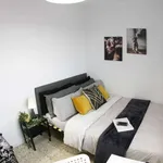 Rent a room of 100 m² in madrid