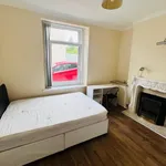 Rent 4 bedroom house in Wales