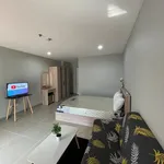 Rent 1 bedroom apartment of 32 m² in Bangkok