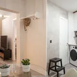 Rent 1 bedroom apartment of 39 m² in madrid