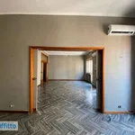 Affitto 6 camera appartamento di 194 m² in Bari