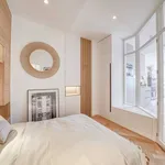 Appartement de 470 m² avec 1 chambre(s) en location à Paris