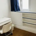 Appartement de 83 m² avec 4 chambre(s) en location à Paris