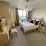 Rent 3 bedroom flat of 123 m² in Leicester