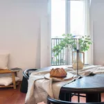 Appartement de 70 m² avec 4 chambre(s) en location à Paris