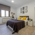 Rent a room of 200 m² in madrid