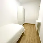 Rent 4 bedroom apartment in barcelona