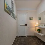 Rent a room of 90 m² in valencia