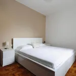 Rent 2 bedroom apartment in Milan