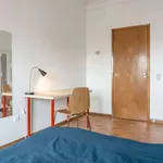 Rent a room in lisbon