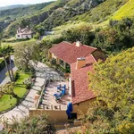 Rent 3 bedroom house of 287 m² in malibu