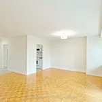 6 bedroom apartment of 893 sq. ft in Toronto