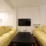 Rent a room of 275 m² in madrid