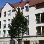 Rent 3 bedroom apartment of 69 m² in Clamart