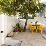 Rent a room of 100 m² in lisbon