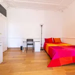 Rent a room of 194 m² in lisbon