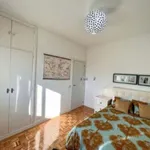 Rent 5 bedroom apartment in Madrid