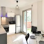 Rent 4 bedroom apartment in Marseille