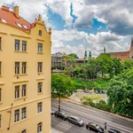 Pronajměte si 3 ložnic/e byt o rozloze 97 m² v Prague