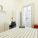 Rent a room of 199 m² in Madrid