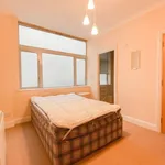 Rent 2 bedroom flat in West Midlands