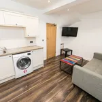 Rent 3 bedroom house in Leeds