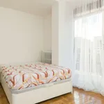 Rent a room of 160 m² in madrid