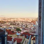 Rent 4 bedroom apartment of 140 m² in lisbon