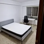 Rent a room of 100 m² in Alcoi