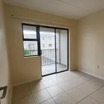 Rent 2 bedroom apartment of 100 m² in Cape Town