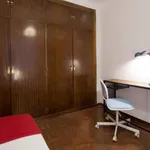 Rent 6 bedroom apartment in Madrid