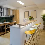 Rent a room of 103 m² in valencia